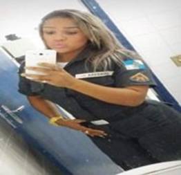 Policial feminina caiu na net dando a buceta tudo gravado