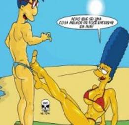 Os Simpsons – Marge safadona se divertindo na praia