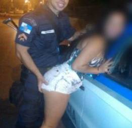 Policial abusando da novinha gostosa no rj