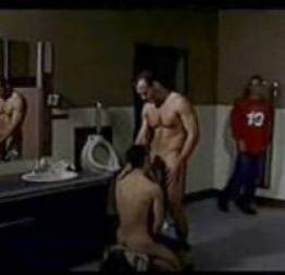 Gays no banheiro público - video - super porno gay