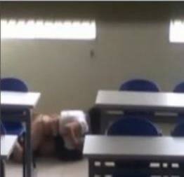 Novinha fodendo dentro da sala de aula com colega de classe