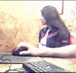 Safadinha namorada agrada namo na webcam e o do cabine do lado grava | rabuda ne