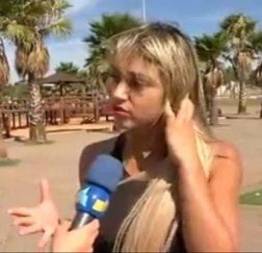 Reporter toda excitada na praia de nudismo em brasilia