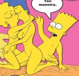 Bart e lisa se divertindo com a mamãe