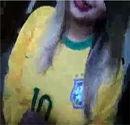 Casada faz boquete maravilhoso após o jogo da seleção brasileira