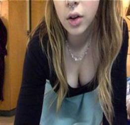 Amadora novinha exibindo buceta lisa na webcam central porno br videos porno onl