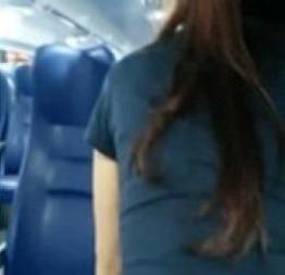 Levou a namorada novinha na viagem de passeio e comeu dentro do trem