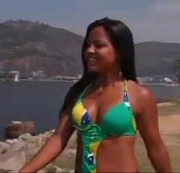 Morena espetacular dando cu e bct depois da praia