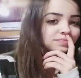 Novinha youtuber dando a boceta ao vivo no facebook