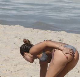 Giovanna ewbank na praia
