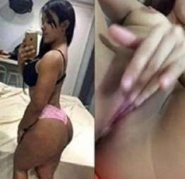 Moreninha rabuda se masturba gostoso filmando com o celular