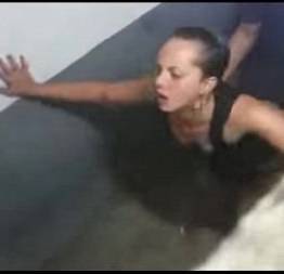 Video professora de português flagrada dando no banheiro