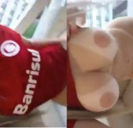 Video torcedora gostosa do internacional mostrou peitos grandes caiu na net