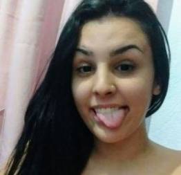 Fernanda oliveira ninfeta mandou nudes pro namorado mas parou no grupo do zap