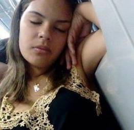 Mulher vacilou de perna aberta no metro dormindo - são paulo sp