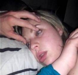 Gozou na boca da amiga bêbada dormindo - so cnn sexo