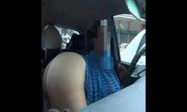 Mulher caindo de boca na piroca do motorista