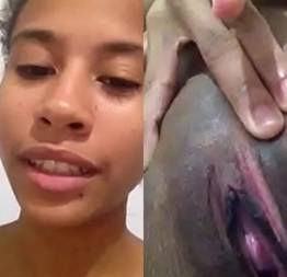 Novinha amadora greluda caiu no whatsapp se masturbando a bucetinha