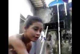 Novinha safada dando de quatro no barraco na favela