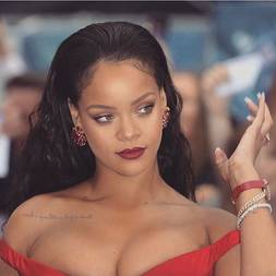 Novas fotos íntimas da Rihanna nua