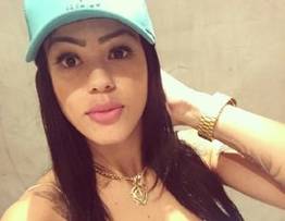 Shayenne morena de 24 anos na siririca