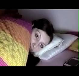 Antes de dormir resolveu se exibir na webcam