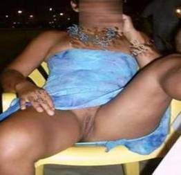 Fotos da esposa sem calcinha mostrando bucetão - Nudes
