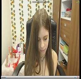 Loirinha linda na webcam
