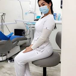 Dentista Priscila Fraga vazou na net dando a buceta no consultório