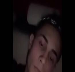 Mc Hariel pelado recebendo boquete guloso - Xvideos Porno Gay