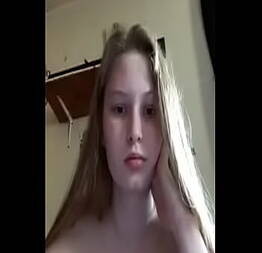 Linda loirinha ninfeta caiu na webcam