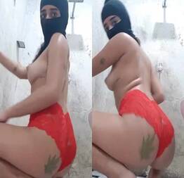 Novinha da favela caiu na net nua rebolando no banheiro parte 1 - Novinha do zap safada
