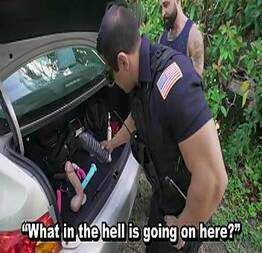 Policial comedor de cu - Gay