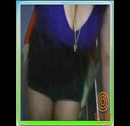 Gostosa peituda na webcam