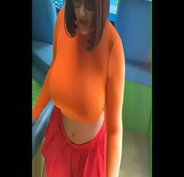 Velma fudendo com salsicha  - Cosplay Porn