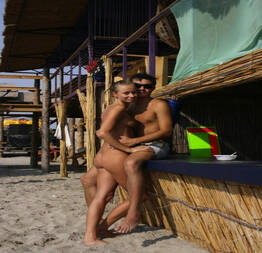 Corninho flagrou a namorada com outro na praia